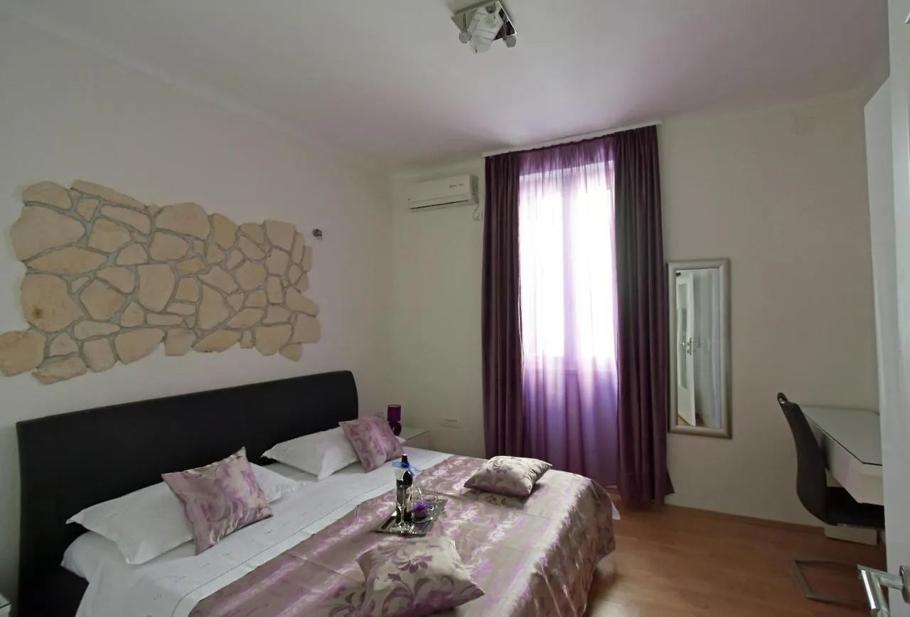 بيت ضيافة Apartments And Rooms With Wifi Split - 18909 كرواتيا