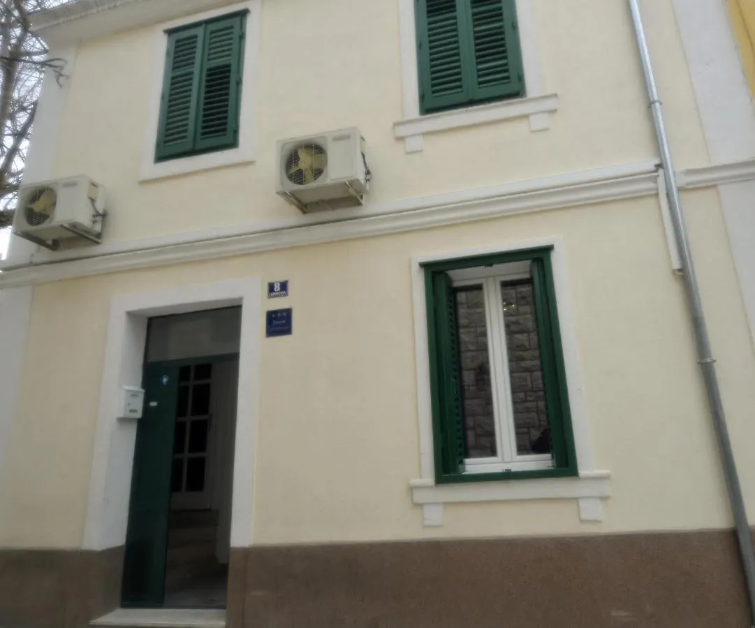 بيت ضيافة Apartments And Rooms With Wifi Split - 18909