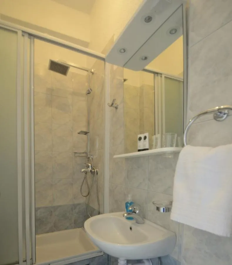 بيت ضيافة Apartments And Rooms With Wifi Split - 18909