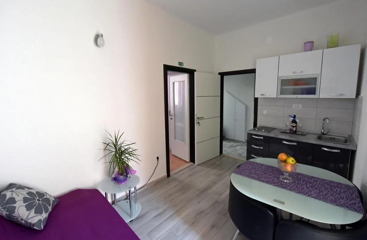 Apartments And Rooms With Wifi Split - 18909