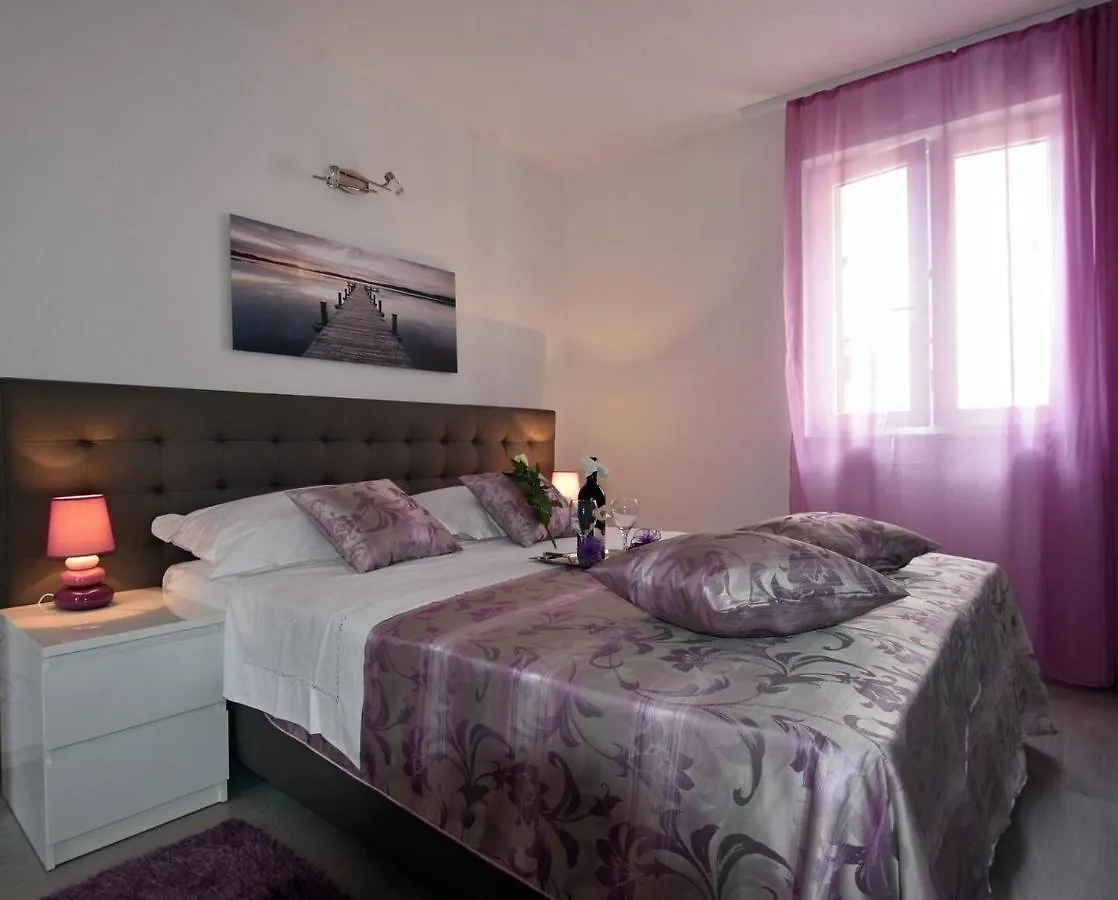 Apartments And Rooms With Wifi Split - 18909